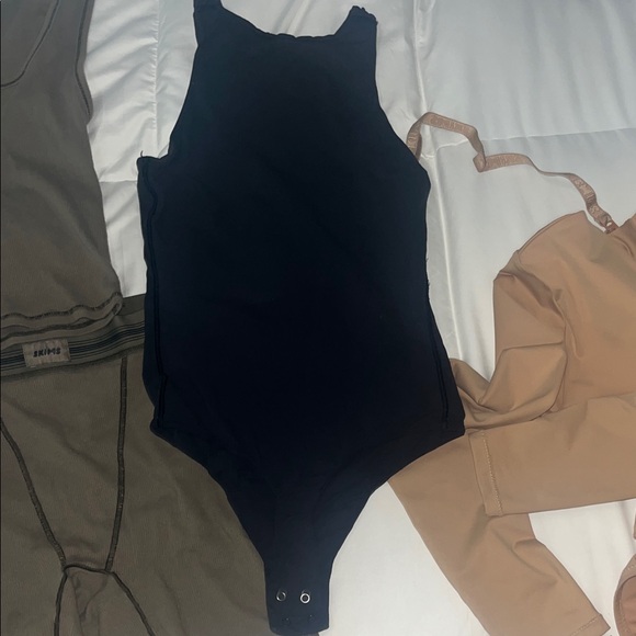 SKIMS 9 PC S/M BUNDLE, READ DESCRIPTION. - Picture 5 of 12